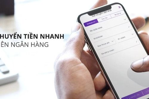 Nên chuyển tiền qua số thẻ hay số tài khoản?