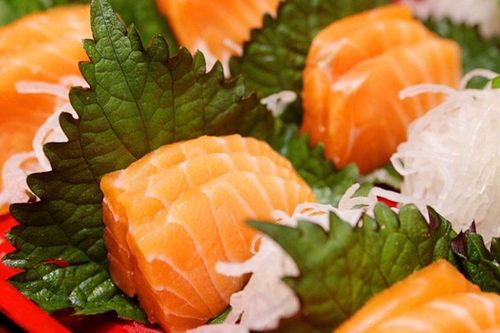 Loại rau thơm giá rẻ ở chợ Việt, được người Nhật coi trọng