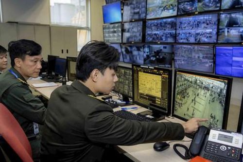 Trao trả tài sản hành khách bỏ quên tại sân bay Nội Bài