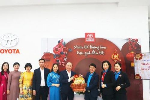 Người lao động quận Long Biên tuân thủ nghiêm 8 giờ làm việc hiệu quả