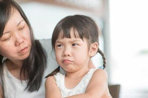 Khi con xuất hiện 8 dấu hiệu này, cha mẹ phải thay đổi ngay cách giáo dục