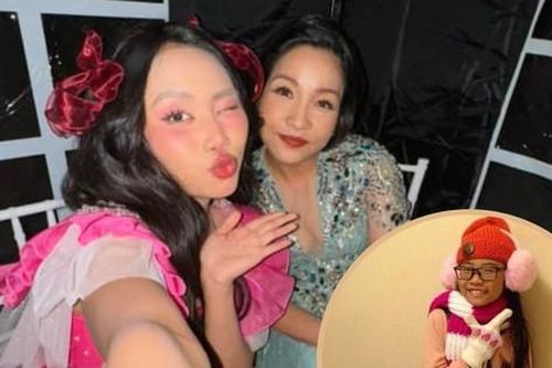 Mỹ Linh - Phương Mỹ Chi lần đầu song ca, netizen đào lại ảnh hai người 11 năm trước