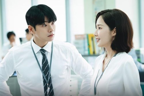 'Cô đi mà lấy chồng tôi' bị quay lưng sau khi gây sốt toàn cầu