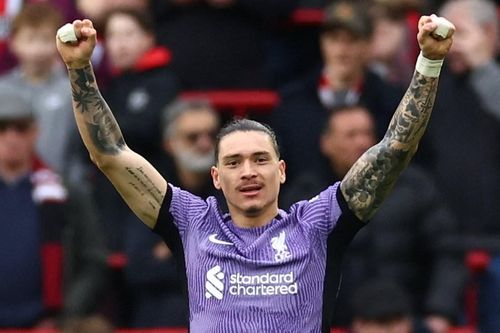 Nunez ghi bàn điệu nghệ, Liverpool vượt khó