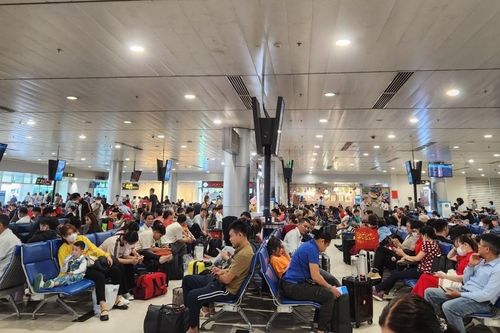 Sân bay Tân Sơn Nhất lập kỷ lục đón 154.000 hành khách trong ngày 17/2