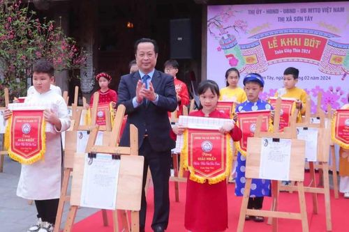 Sơn Tây tổ chức khai bút đầu năm và phát động Tết trồng cây 2024