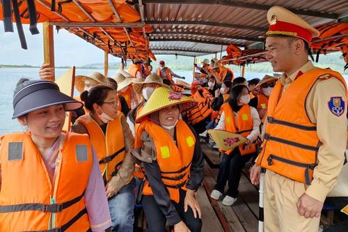 Hà Tĩnh chấn chỉnh bất cập dịch vụ du lịch ở chùa Hương Tích