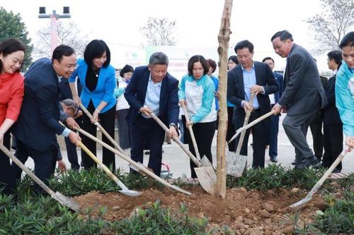 Phụ nữ Thủ đô phát động Tết trồng cây Xuân Giáp Thìn