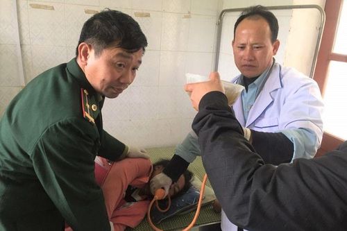 Bài thuốc trị lá ngón của quân y biên phòng