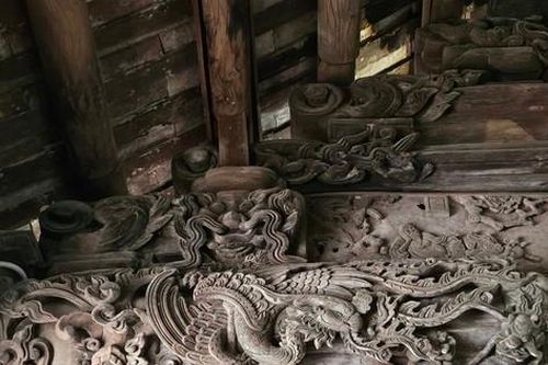 Chiêm ngưỡng linh vật Rồng được khắc tinh xảo ở đình làng được cho là đẹp nhất xứ Nghệ