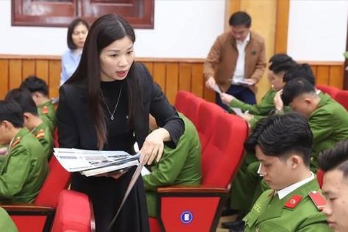 Tư vấn nghề nghiệp, việc làm cho 135 chiến sĩ nghĩa vụ