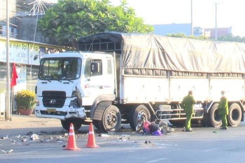 Hai người tử vong do va chạm với xe tải
