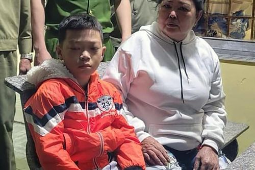Mẹ làm ở Bình Dương không về ăn Tết, bé trai 10 tuổi đạp xe từ Phú Yên đi thăm