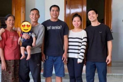 Viên Minh hiếm hoi về quê chồng, ăn mặc cực giản dị khi xuất hiện cùng bố mẹ Công Phượng