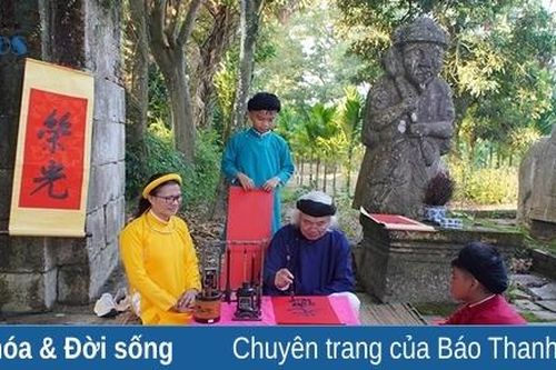 'Mùng một tết cha, mùng hai tết mẹ, mùng ba tết thầy'