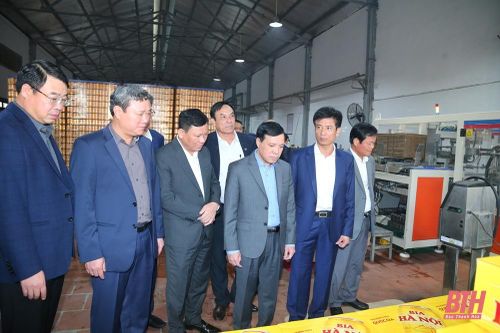 Phó Bí thư Thường trực Tỉnh ủy Lại Thế Nguyên dự lễ ra quân sản xuất đầu xuân tại Công ty CP Bia Hà Nội - Thanh Hóa