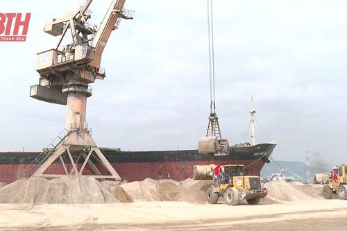Cảng biển Nghi Sơn những ngày đầu xuân mới