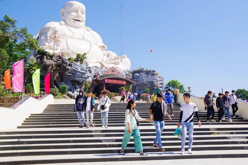 Tháng Giêng ở núi Cấm