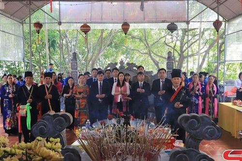 Tuần văn hóa, thể thao và du lịch Quỳnh Nhai năm 2024: Lễ dâng hương tại Khu du lịch văn hóa tâm linh huyện Quỳnh Nhai