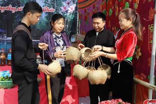 Tuần văn hóa, thể thao và du lịch Quỳnh Nhai năm 2024: Ấn tượng không gian trưng bày sản phẩm