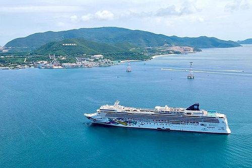 Nha Trang đón 3 siêu tàu du lịch 'xông đất' đầu năm mới