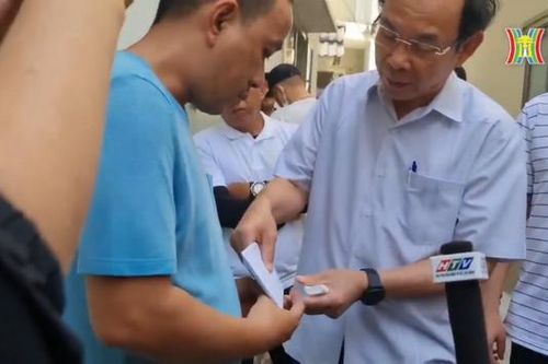 Bí thư Thành ủy TP.HCM thăm hỏi gia đình các nạn nhân vụ cháy