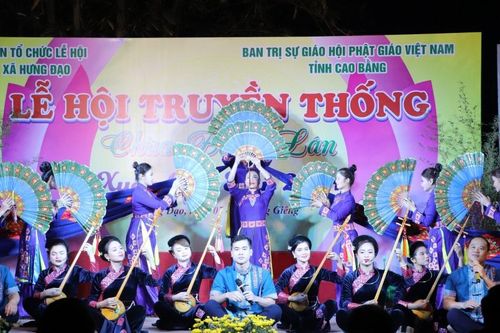 Khai hội chùa Đống Lân