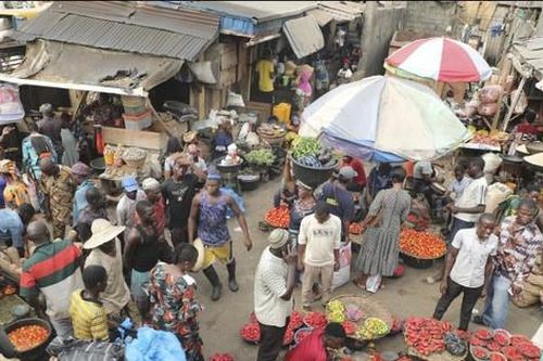 Khủng hoảng kinh tế, tiền Nigeria mất giá 230%