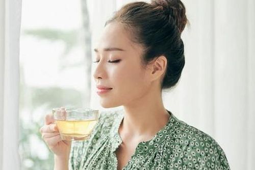 4 loại trà uống trước khi đi ngủ giúp giảm cân