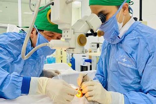 Nam công nhân cơ khí bị vỡ nhãn cầu mắt trong ngày khai xuân