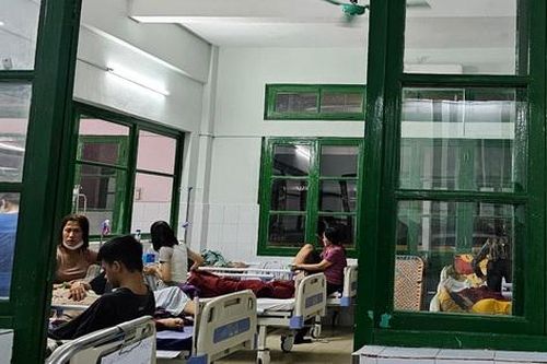 Người khám bệnh tăng cao sau Tết, nỗ lực giảm thời gian chờ