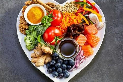 7 cách ăn uống bảo vệ sức khỏe tim mạch