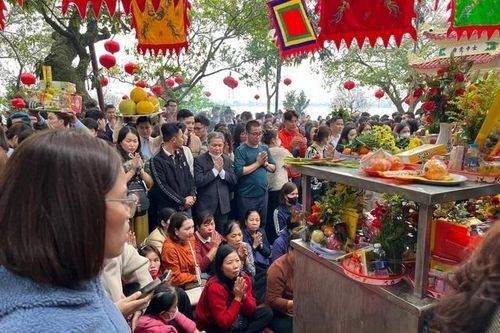 Cảnh báo tình trạng 'sư giả' lừa đảo sau Tết