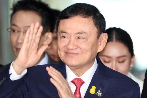 Cựu Thủ tướng Thái Lan Thaksin Shinawatra được trả tự do