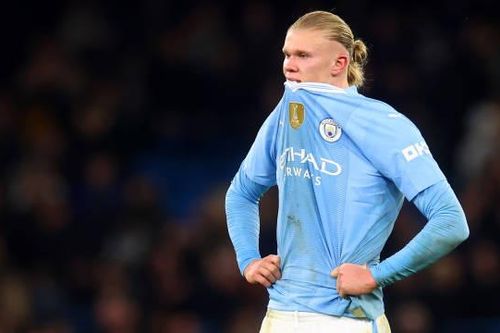 Man City chật vật cầm hòa Chelsea