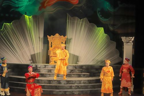 Sân khấu sôi động chào đón năm mới