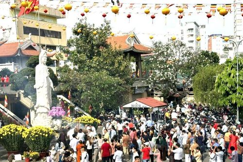 Những chuyến hành hương mùa xuân