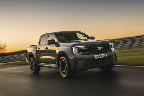 Xế độ Ford Ranger mang phong cách xe đua
