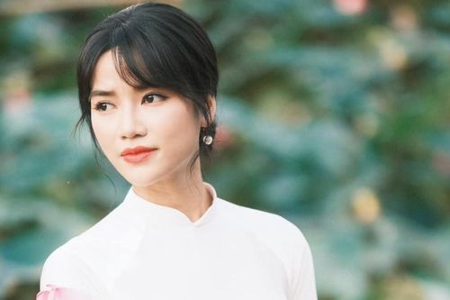 Nữ chính 'Gặp em ngày nắng': Nhan sắc trong veo, 28 tuổi đang có tình yêu đẹp