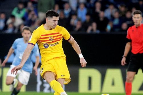 Barca thắng trận nhờ quả penalty phút 97