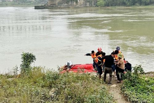 Tìm thấy thi thể nam thanh niên nhảy cầu ở Thanh Hóa sau 4 ngày tìm kiếm
