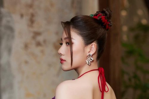Vẻ ngoài khác xa trên phim 300 tỷ của em gái Trấn Thành