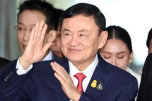 Cựu Thủ tướng Thái Lan Thaksin được trả tự do