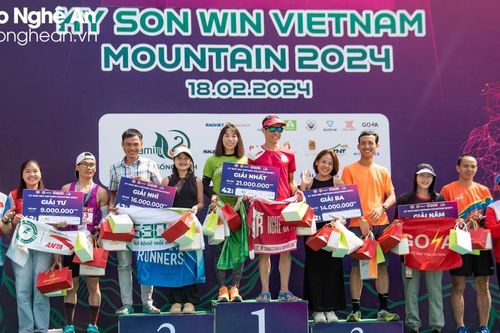 Bế mạc và trao thưởng các vận động viên xuất sắc Giải Marathon 'Ky Son Win Vietnam Moutain 2024'