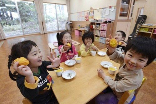 Nhật Bản tăng trợ cấp cho trẻ em để khuyến khích sinh đẻ