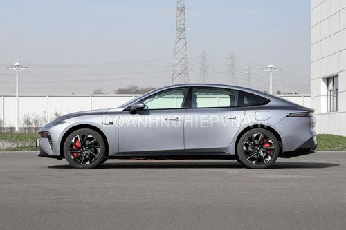 Xe sedan công suất 544 mã lực, nội thất sang chảnh, giá hơn 520 triệu đồng