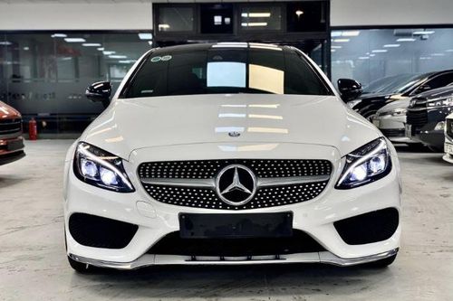 Hàng hiếm Mercedes-Benz C300 Coupe mất giá ngang một chiếc Ford Everest sau 50.000 km sử dụng