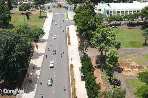 Thành phố Long Khánh xử lý nghiêm hành vi lấn chiếm lòng, lề đường