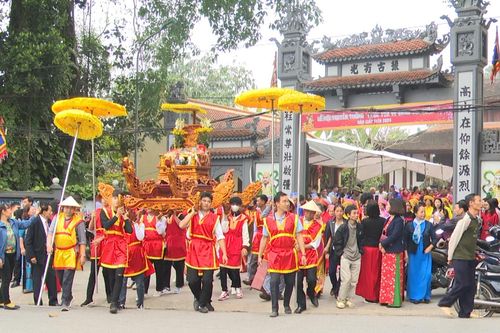 Lễ hội 'Rước Vua về làng vui Xuân'