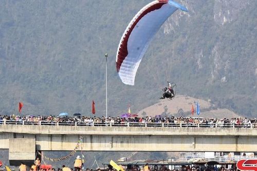 Tuần văn hóa, thể thao và du lịch Quỳnh Nhai năm 2024: Trình diễn dù lượn, lướt ván trên lòng hồ thủy điện